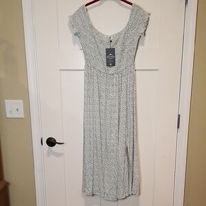 Floral Green Maxi Dress With Smocked Top & Slit NWT Medium